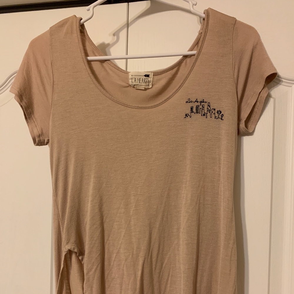 la hearts beige los angeles skyline tee